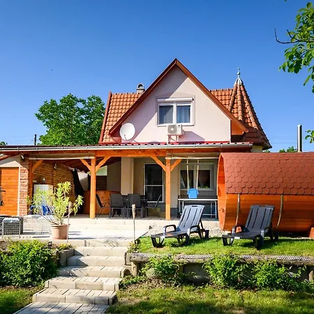 Holiday home Dorka Vendeghaz
