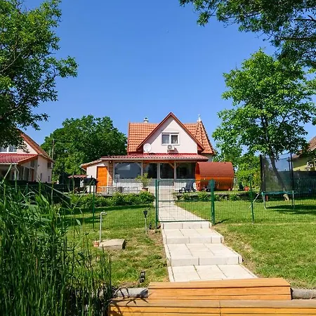 Dorka Vendeghaz Holiday home Gyomaendrod