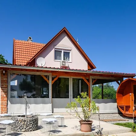 Holiday home Dorka Vendeghaz