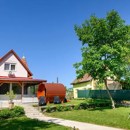 Dorka Vendeghaz Holiday home